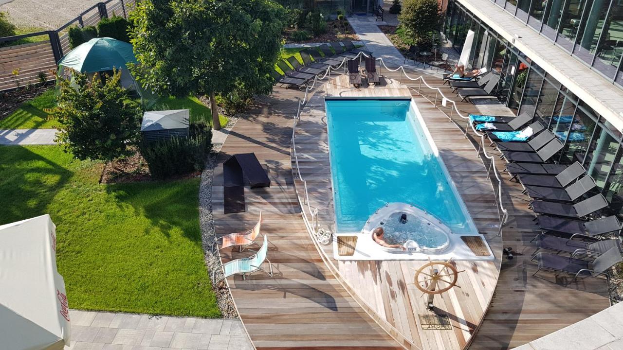 Blue Diamond Hotel Active Spa Trzebownisko Eksteriør billede