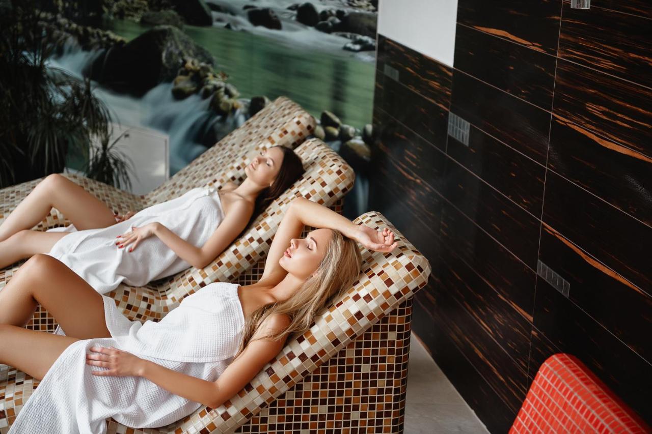 Blue Diamond Hotel Active Spa Trzebownisko Eksteriør billede
