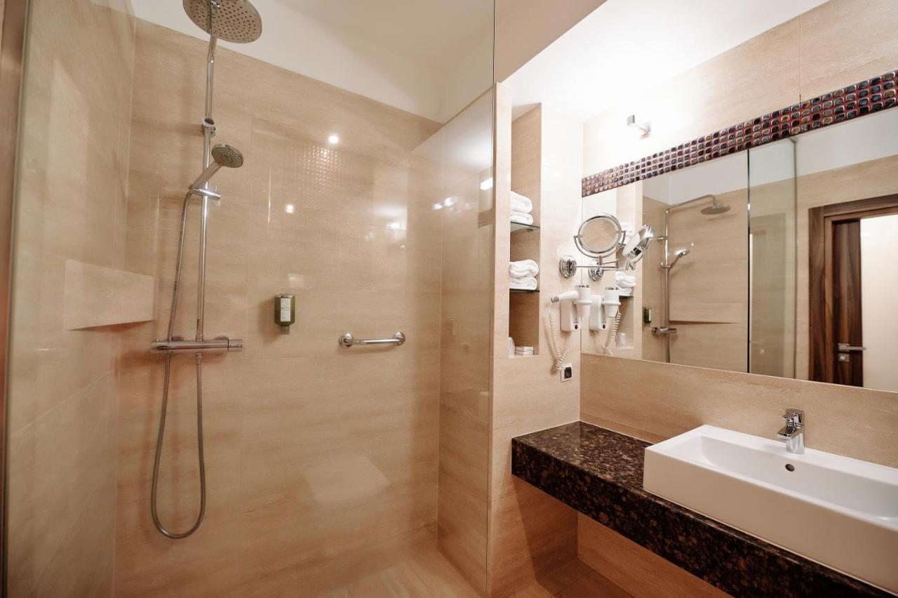 Blue Diamond Hotel Active Spa Trzebownisko Eksteriør billede
