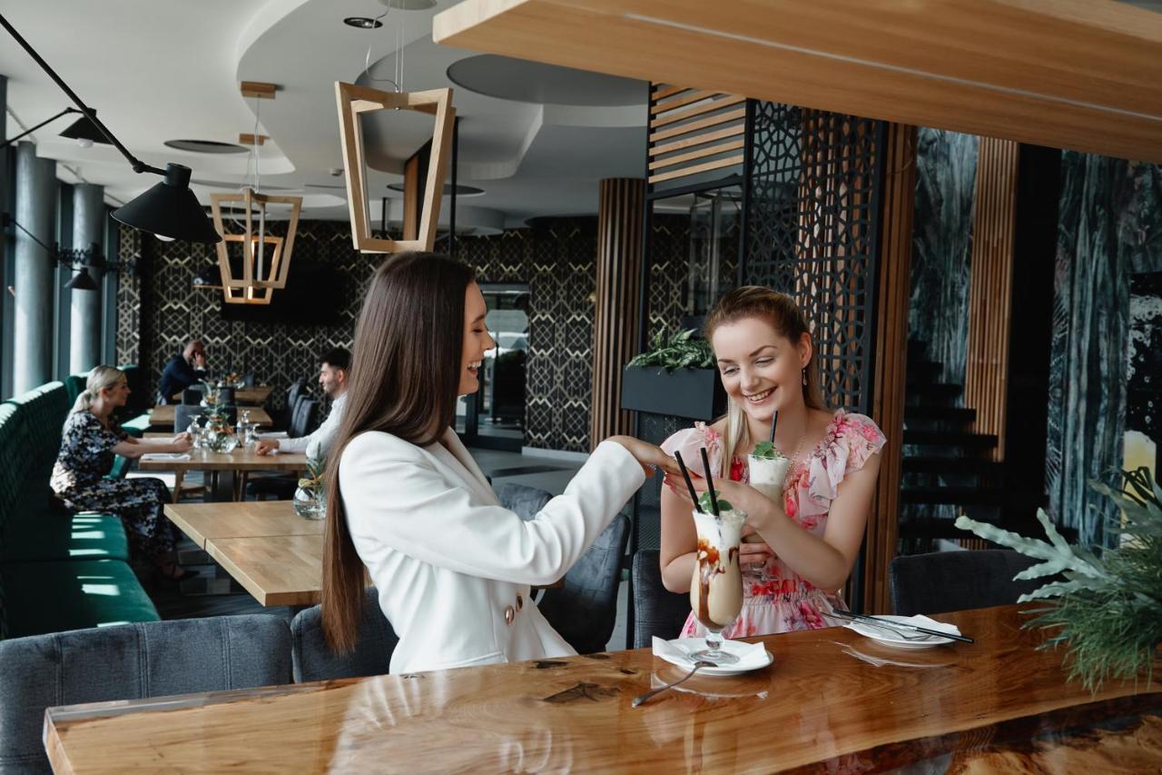 Blue Diamond Hotel Active Spa Trzebownisko Eksteriør billede