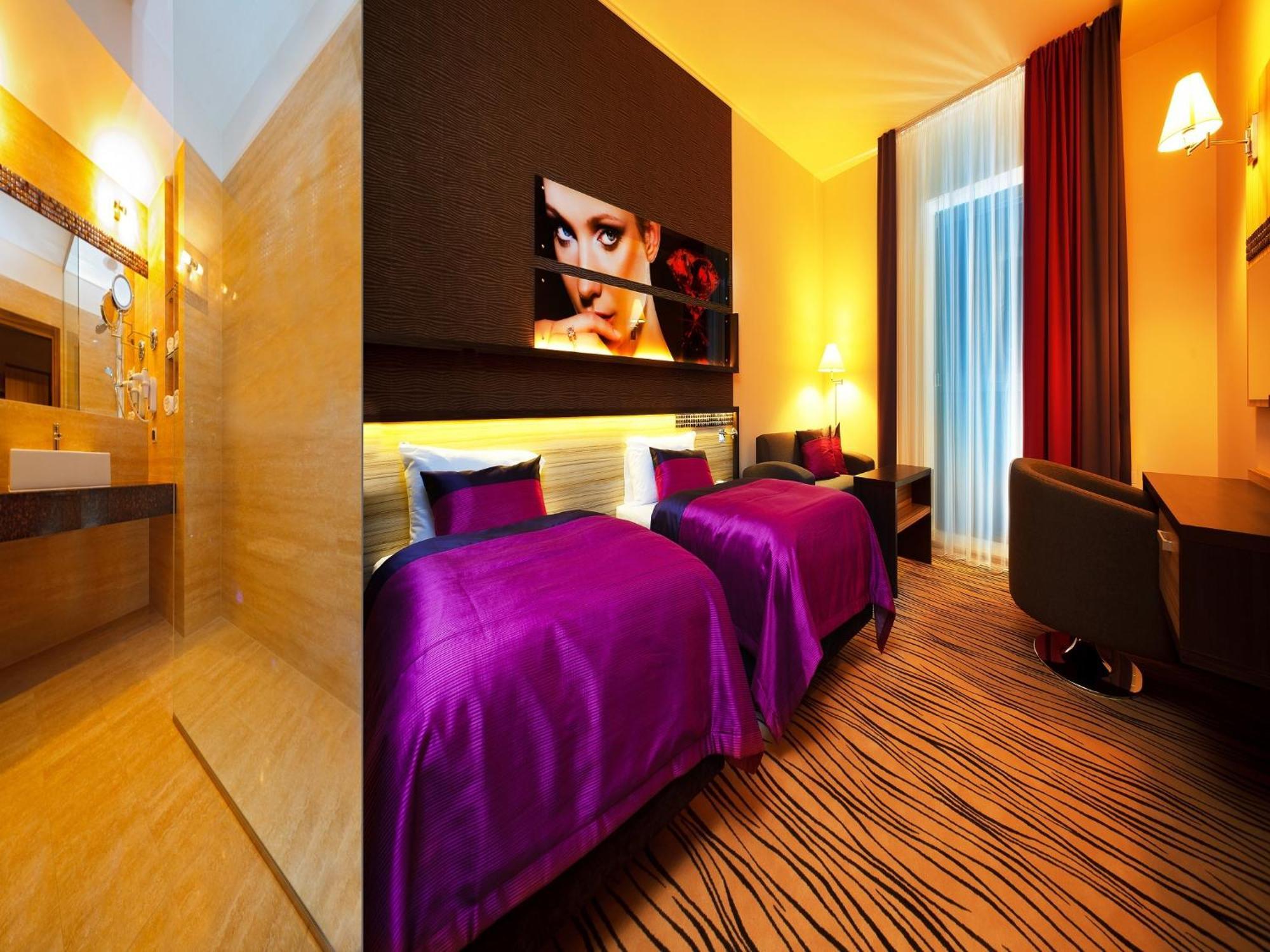 Blue Diamond Hotel Active Spa Trzebownisko Eksteriør billede