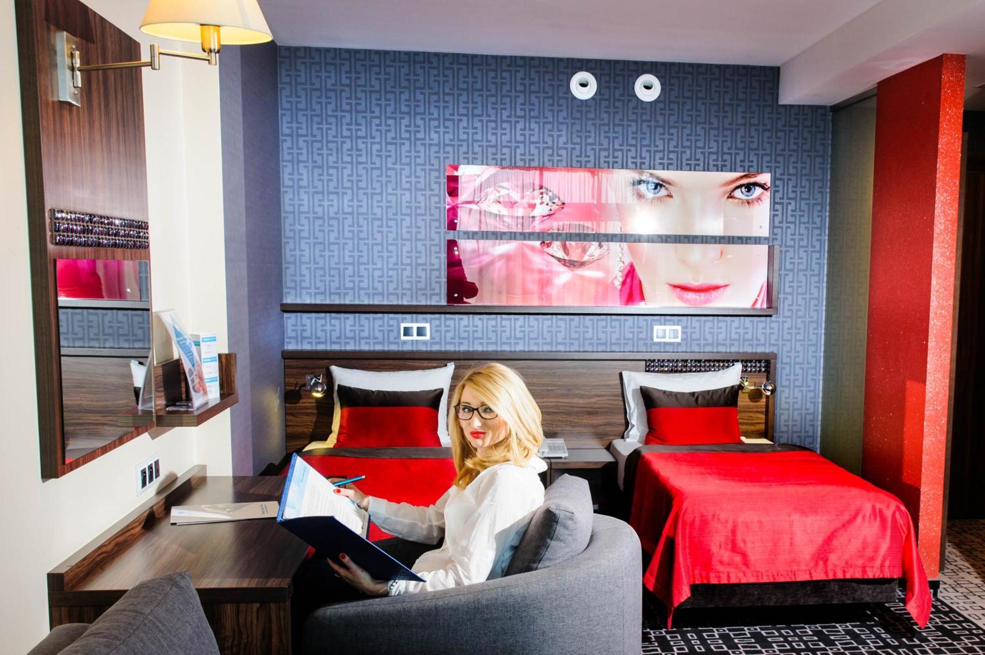 Blue Diamond Hotel Active Spa Trzebownisko Eksteriør billede
