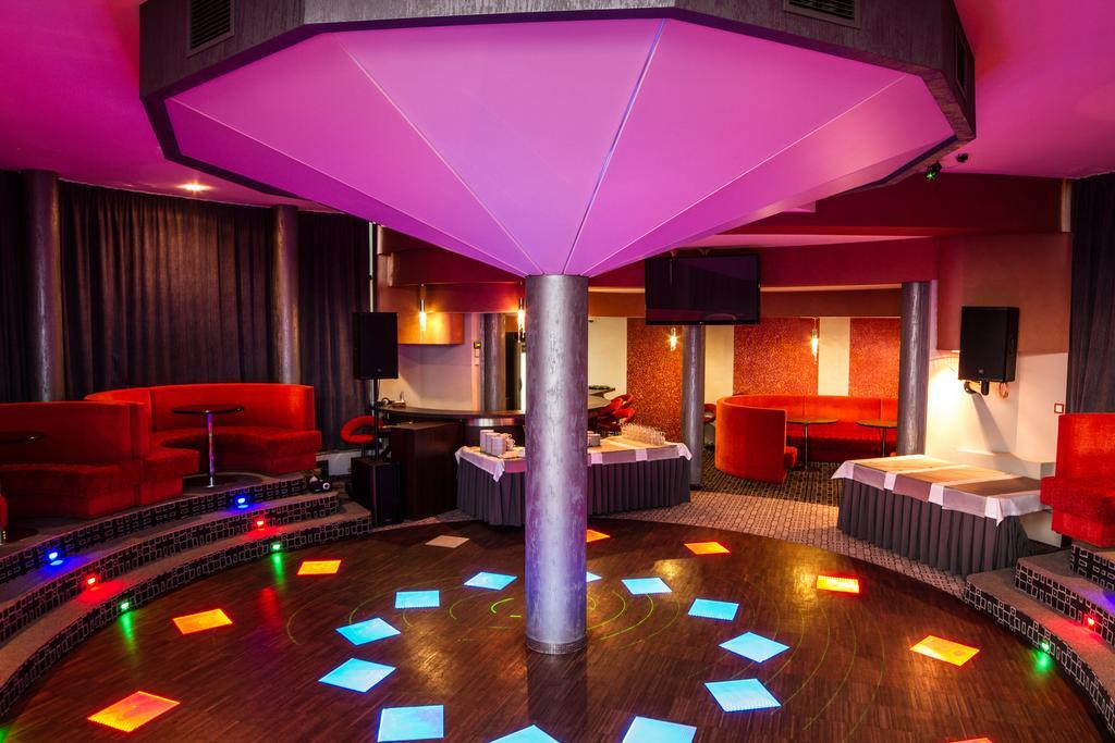 Blue Diamond Hotel Active Spa Trzebownisko Eksteriør billede